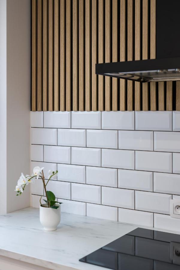 Modern Center By Renters Apartment *
