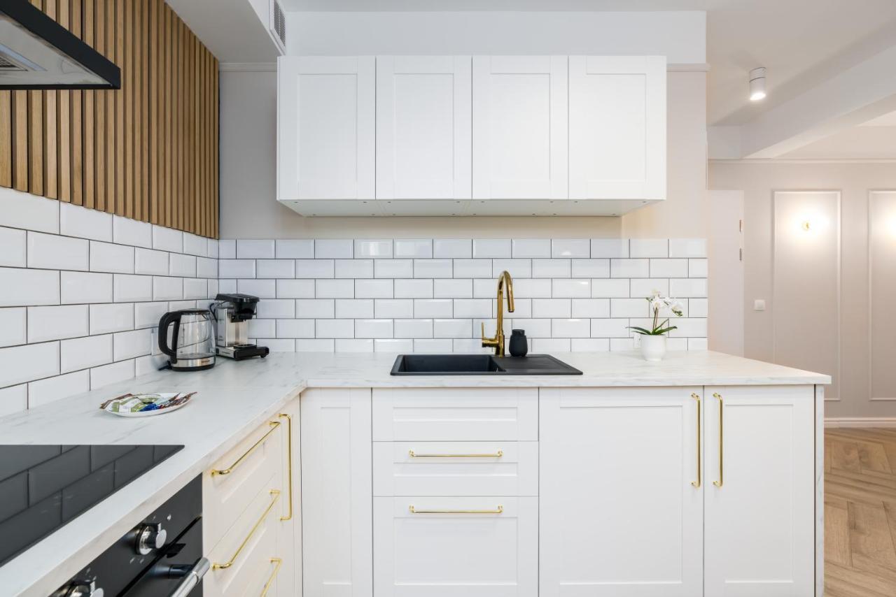 Modern Center By Renters Apartment